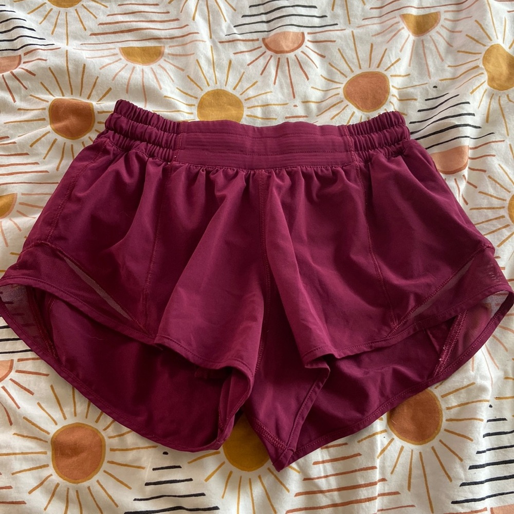 lululemon maroon hotty hot shorts